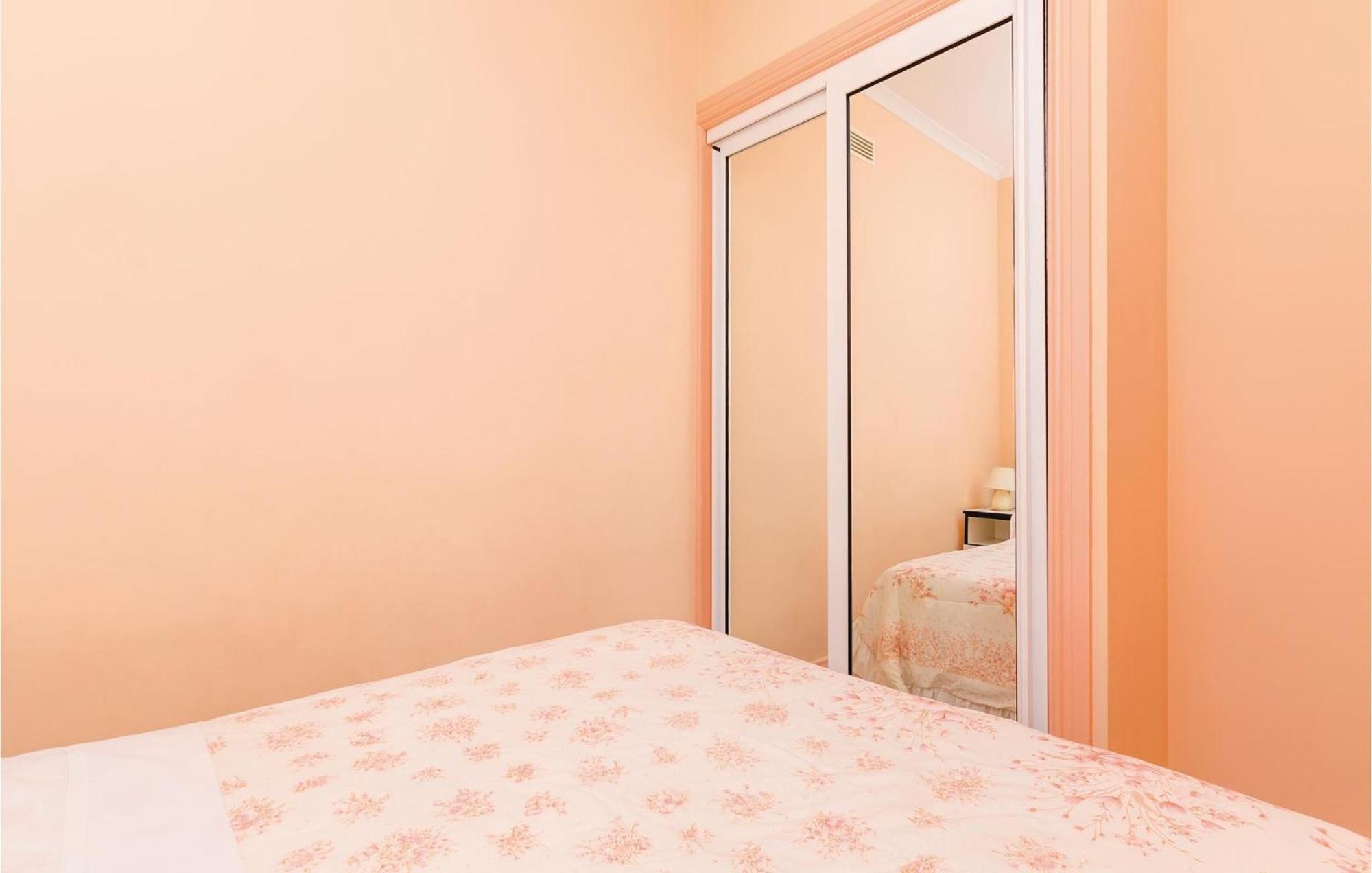 3 Bedroom Beautiful Apartment In أوراساك المظهر الخارجي الصورة